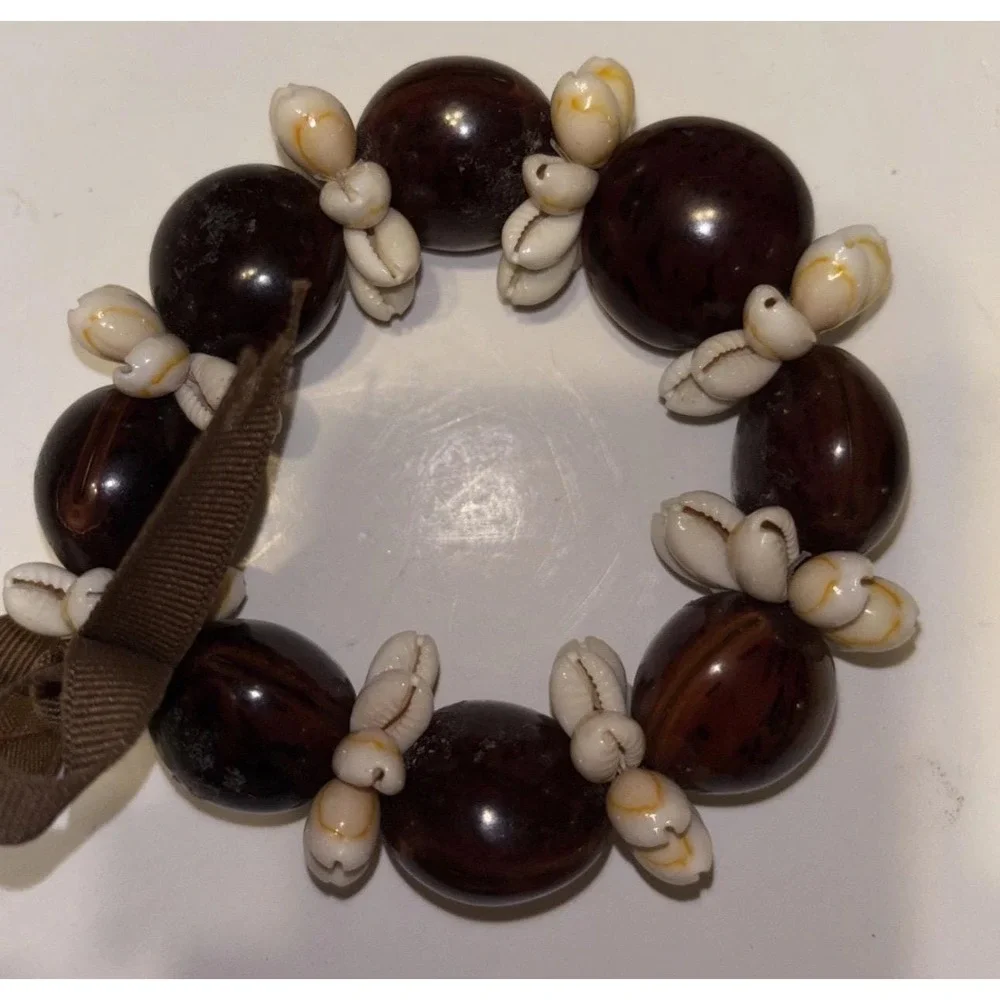 Vintage Kukui Nut Sea Shell Stretch Bracelets Hawaii Souvenir Tropical Tiki Hula